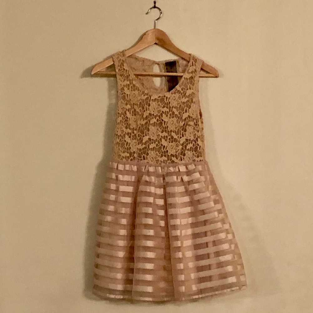 Dress - Picture 1 of 3
